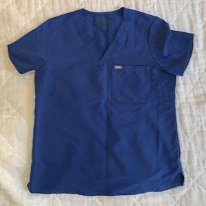 Figs one pocket scrub top denim blue